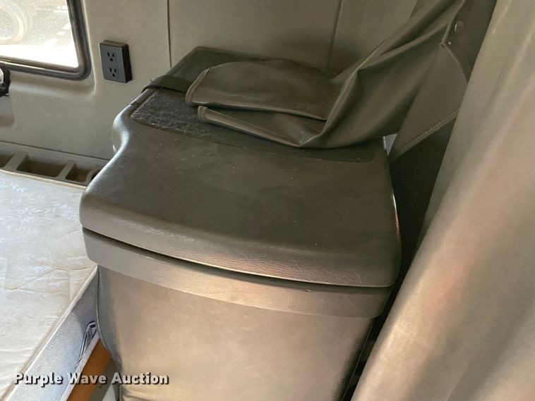 image for item MR9380 2011 International ProStar  semi truck