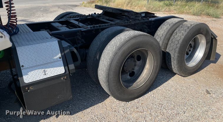 image for item MR9380 2011 International ProStar  semi truck