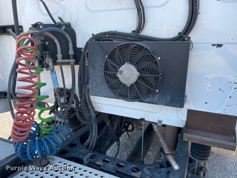 image for item MR9380 2011 International ProStar  semi truck