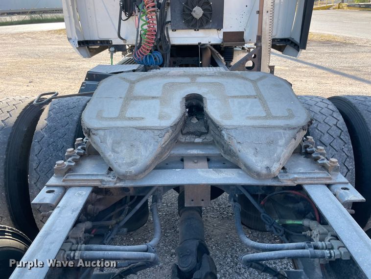 image for item MR9380 2011 International ProStar  semi truck