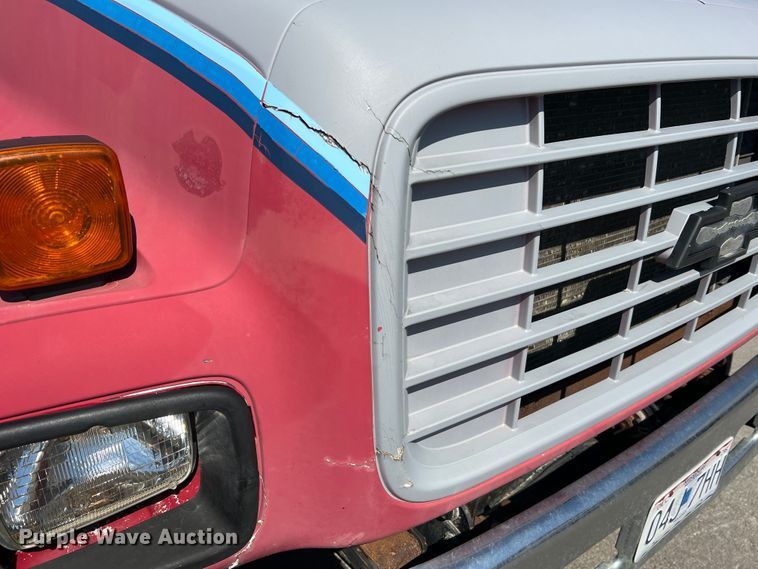 image for item MR9903 1999 Chevrolet C7500  dump flatbed truck