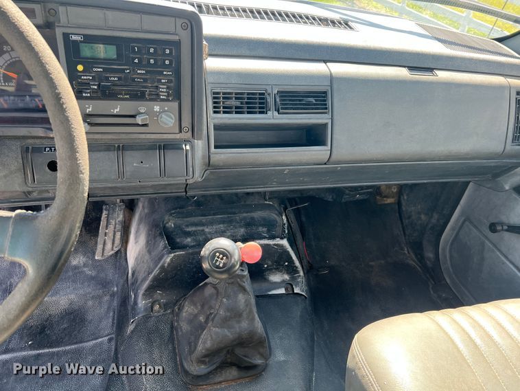 image for item MR9903 1999 Chevrolet C7500  dump flatbed truck