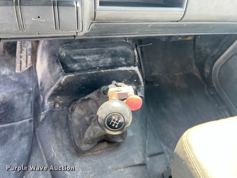 image for item MR9903 1999 Chevrolet C7500  dump flatbed truck