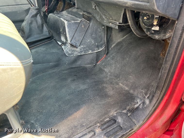 image for item MR9903 1999 Chevrolet C7500  dump flatbed truck