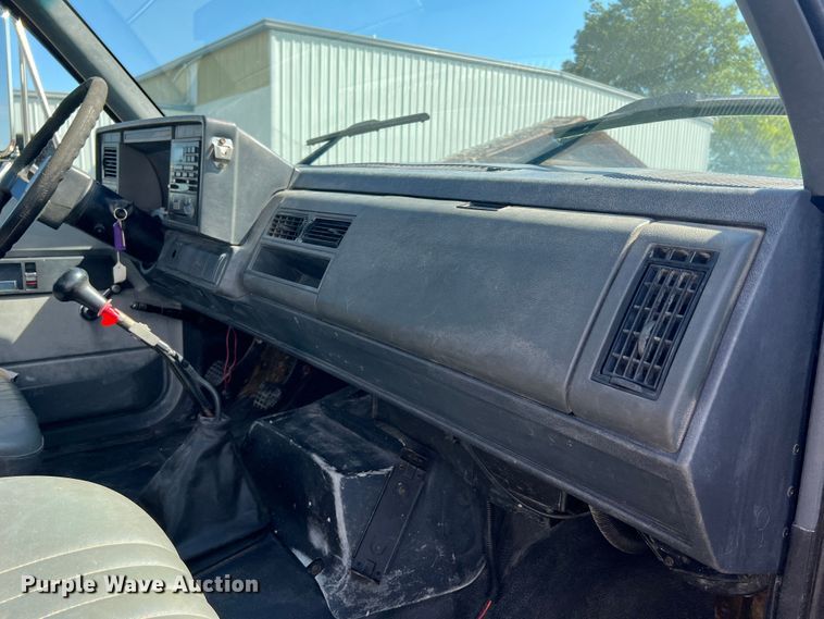 image for item MR9903 1999 Chevrolet C7500  dump flatbed truck