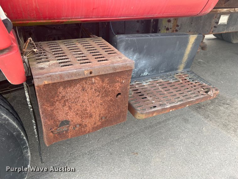 image for item MR9904 1991 Chevrolet Kodiak  dump flatbed truck