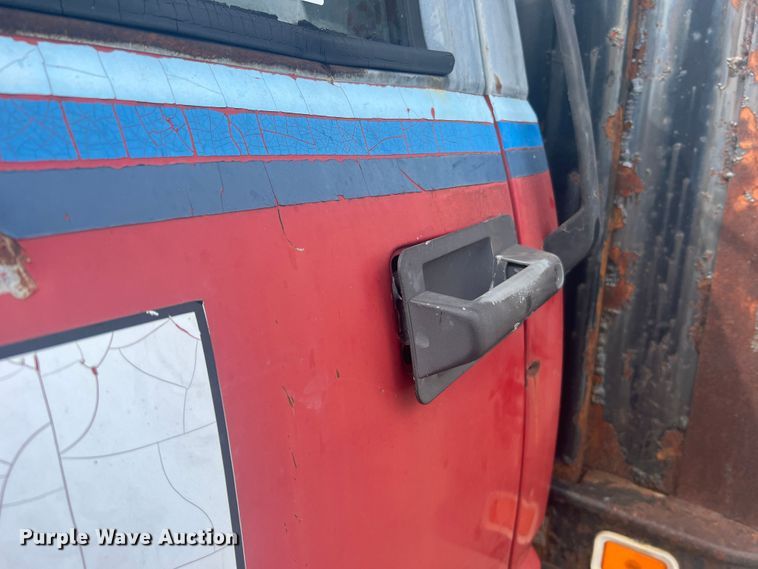 image for item MR9904 1991 Chevrolet Kodiak  dump flatbed truck