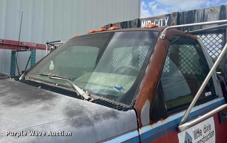 image for item MR9904 1991 Chevrolet Kodiak  dump flatbed truck