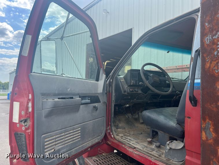 image for item MR9904 1991 Chevrolet Kodiak  dump flatbed truck