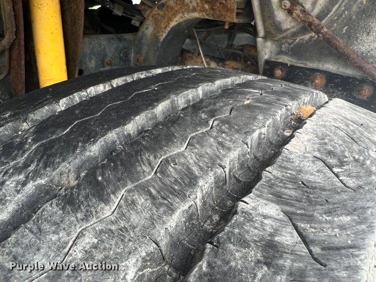 image for item MR9904 1991 Chevrolet Kodiak  dump flatbed truck