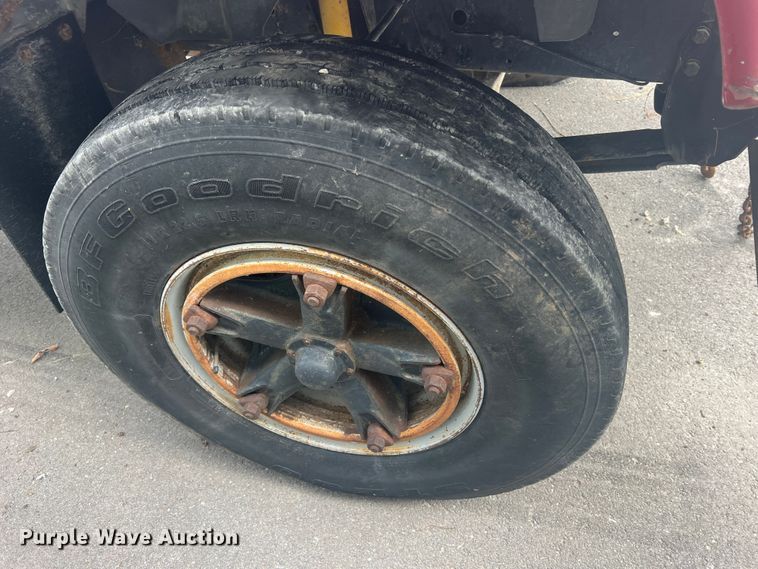 image for item MR9904 1991 Chevrolet Kodiak  dump flatbed truck