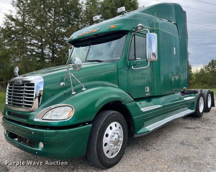 image for item MR9912 2007 Freightliner Columbia  semi truck