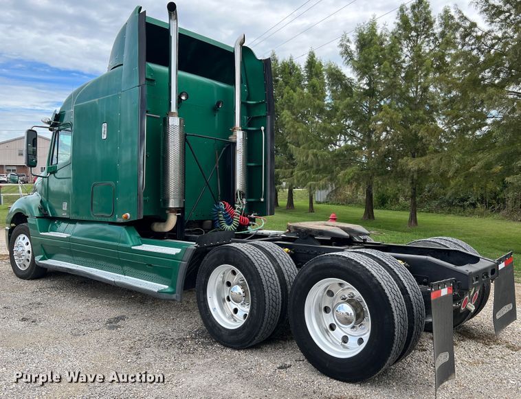 image for item MR9912 2007 Freightliner Columbia  semi truck