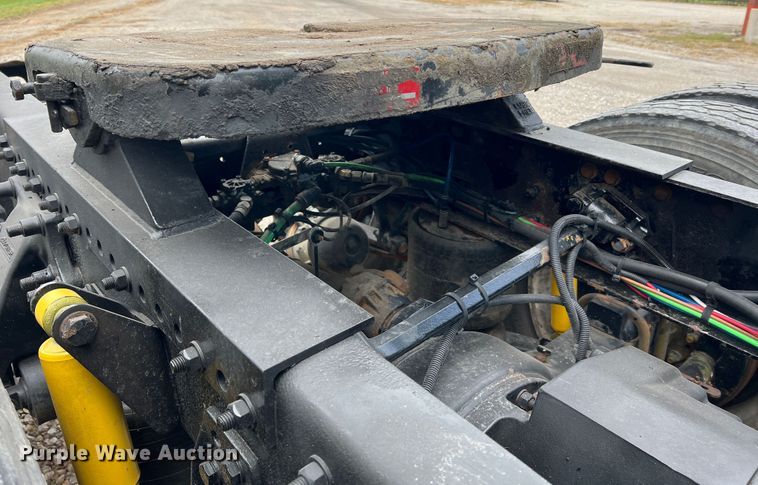 image for item MR9912 2007 Freightliner Columbia  semi truck