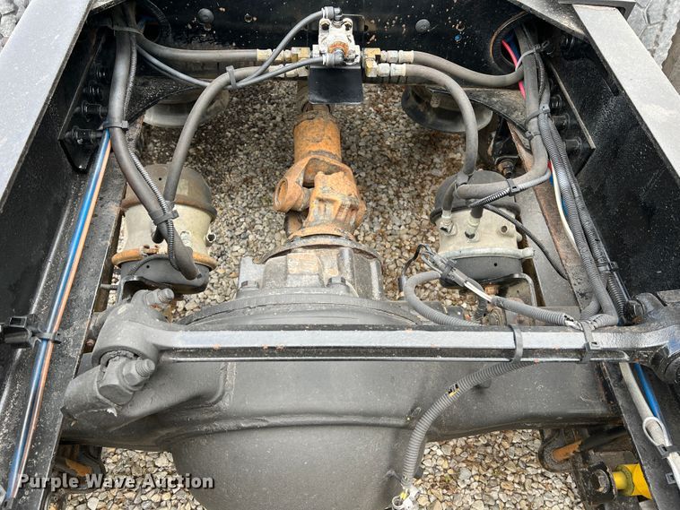 image for item MR9912 2007 Freightliner Columbia  semi truck