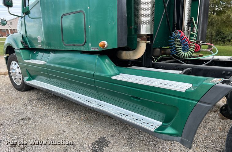 image for item MR9912 2007 Freightliner Columbia  semi truck