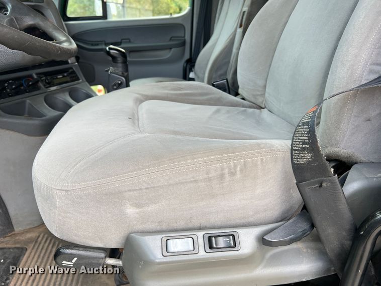 image for item MR9912 2007 Freightliner Columbia  semi truck