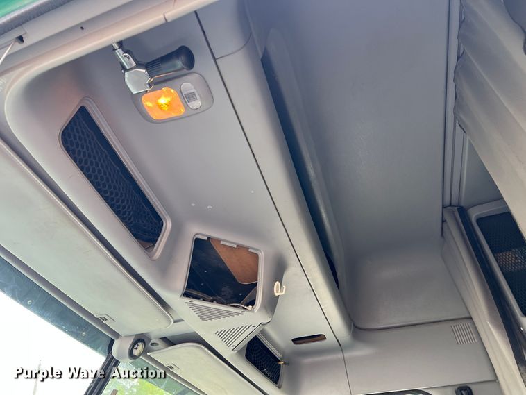 image for item MR9912 2007 Freightliner Columbia  semi truck