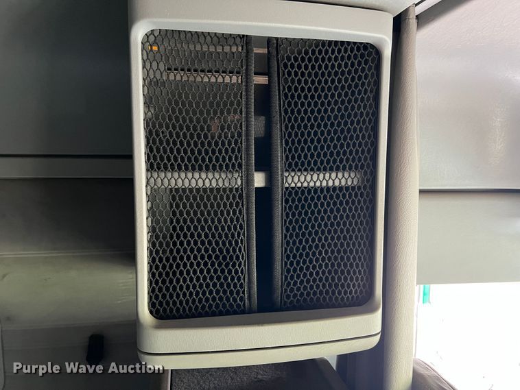 image for item MR9912 2007 Freightliner Columbia  semi truck