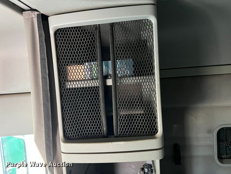 image for item MR9912 2007 Freightliner Columbia  semi truck