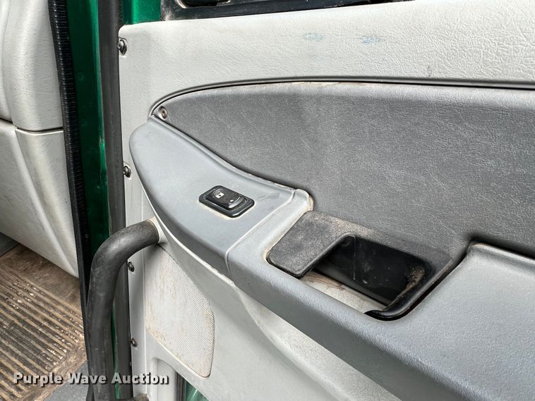 image for item MR9912 2007 Freightliner Columbia  semi truck