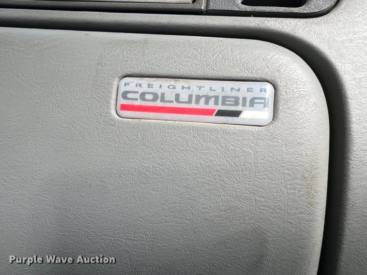 image for item MR9912 2007 Freightliner Columbia  semi truck