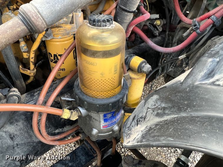 image for item MR9912 2007 Freightliner Columbia  semi truck