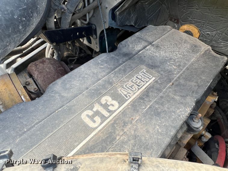 image for item MR9912 2007 Freightliner Columbia  semi truck