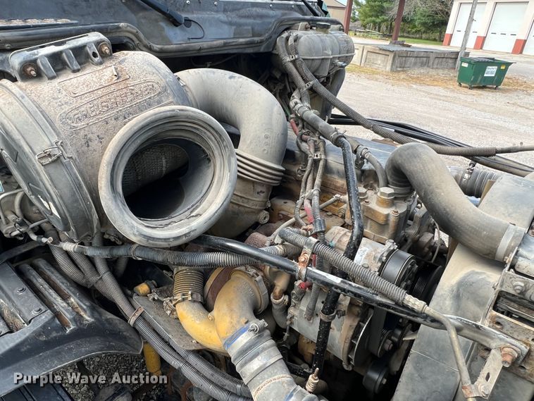 image for item MR9912 2007 Freightliner Columbia  semi truck