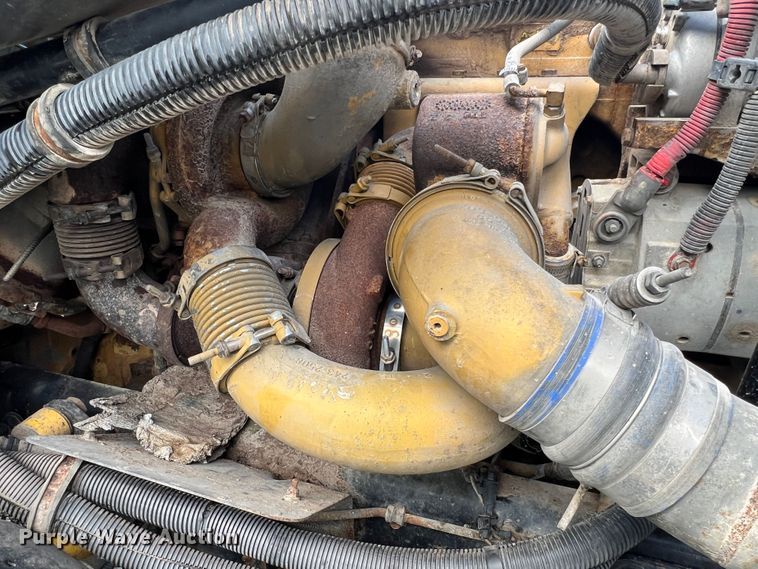 image for item MR9912 2007 Freightliner Columbia  semi truck