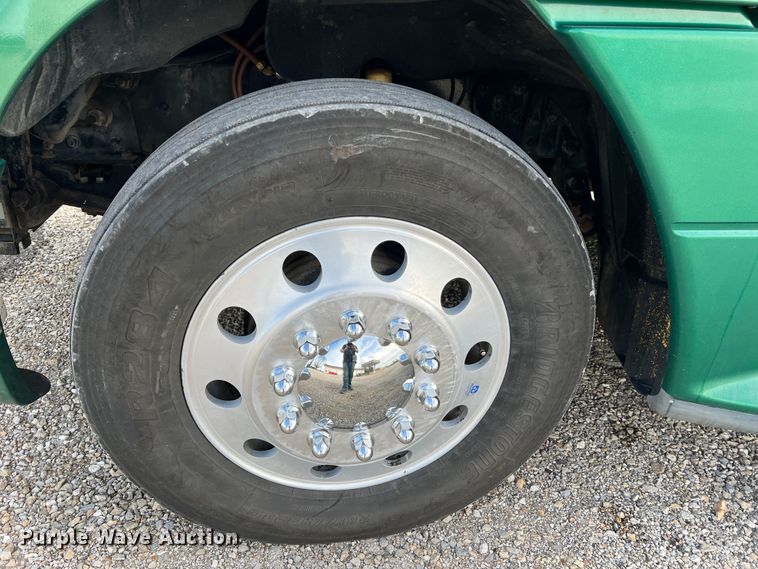 image for item MR9912 2007 Freightliner Columbia  semi truck