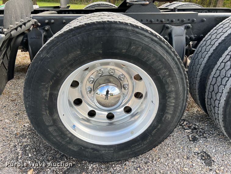 image for item MR9912 2007 Freightliner Columbia  semi truck