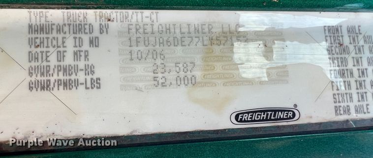 image for item MR9912 2007 Freightliner Columbia  semi truck