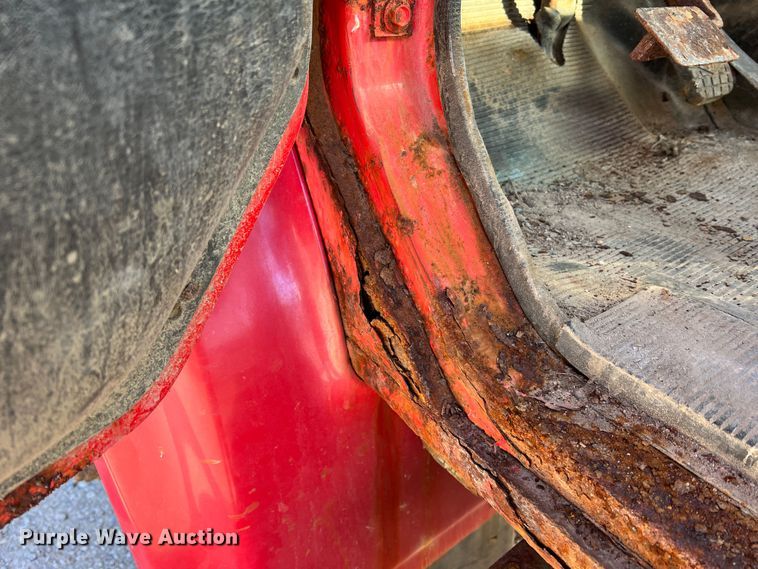 image for item MR9919 2000 International 4900  truck cab and chassis