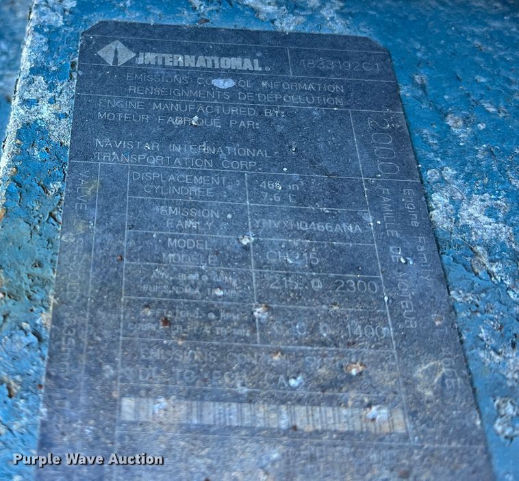 image for item MR9919 2000 International 4900  truck cab and chassis