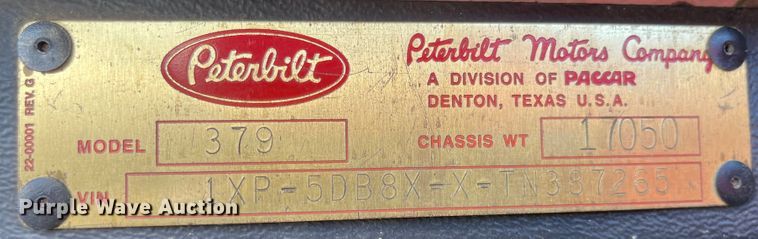 image for item MU9102 1996 Peterbilt 379  truck cab and chassis