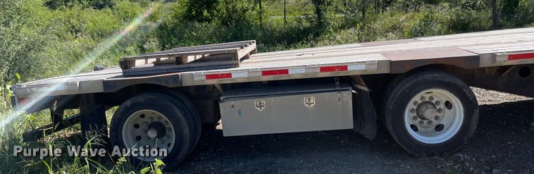 image for item MU9107 2001 Transcraft DLT-2000  drop deck equipment trailer