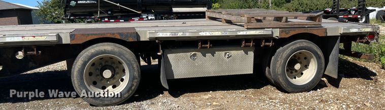image for item MU9107 2001 Transcraft DLT-2000  drop deck equipment trailer