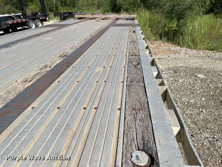 image for item MU9107 2001 Transcraft DLT-2000  drop deck equipment trailer