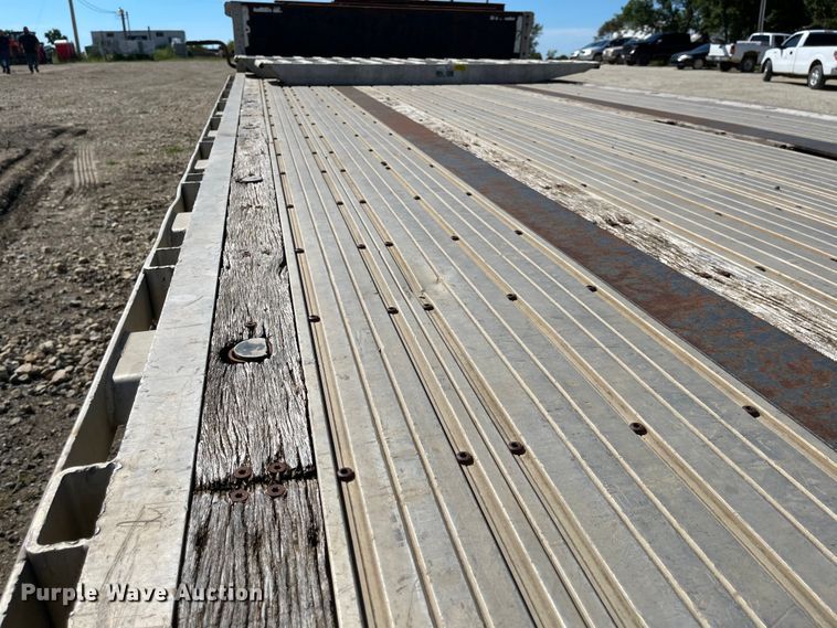 image for item MU9107 2001 Transcraft DLT-2000  drop deck equipment trailer