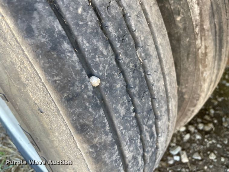 image for item MU9107 2001 Transcraft DLT-2000  drop deck equipment trailer