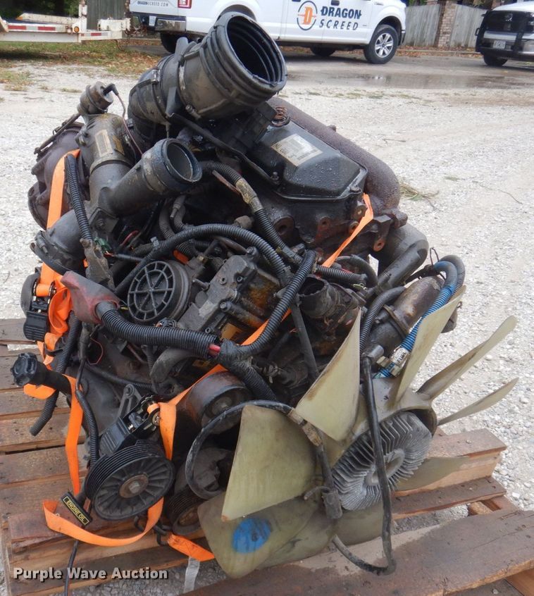 image for item MU9759 1998 Navistar  engine