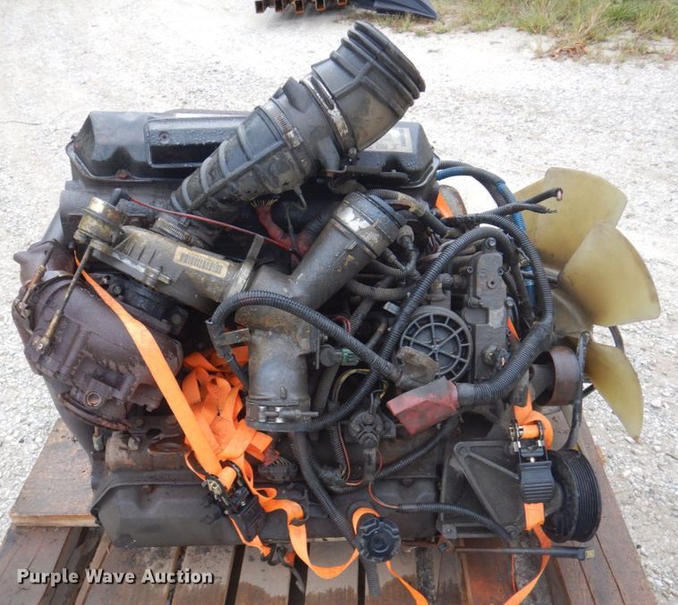 image for item MU9759 1998 Navistar  engine