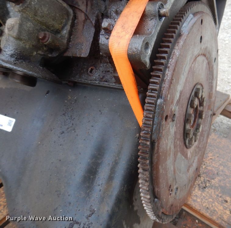 image for item MU9759 1998 Navistar  engine