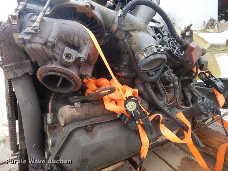 image for item MU9759 1998 Navistar  engine