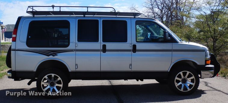 image for item DF8121 2004 Chevrolet Express 1500  van