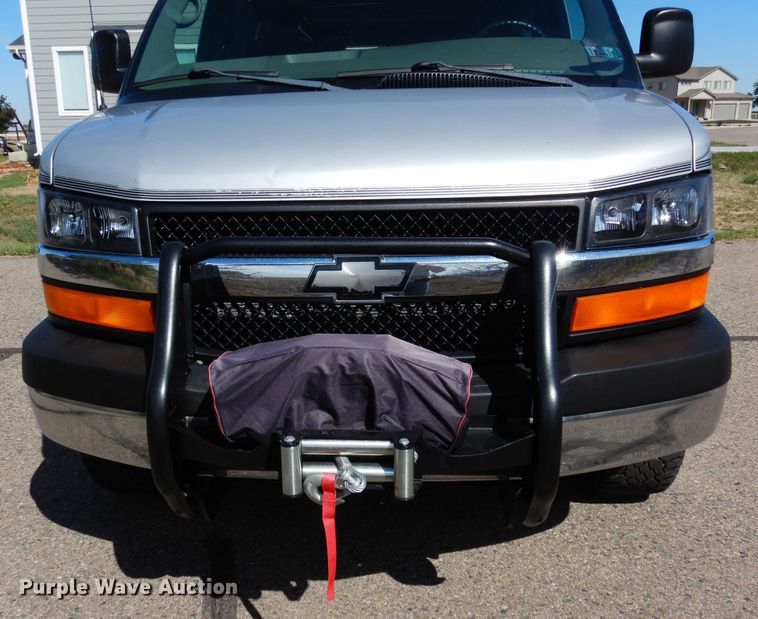 image for item DF8121 2004 Chevrolet Express 1500  van