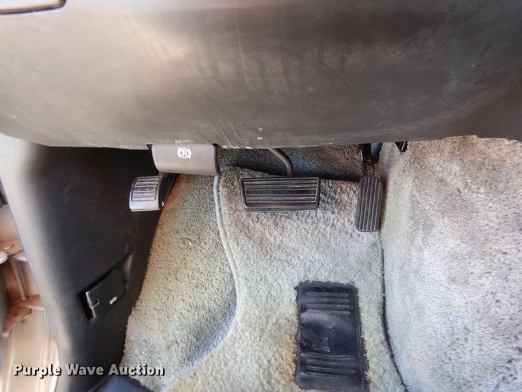 image for item DF8121 2004 Chevrolet Express 1500  van