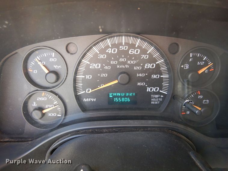 image for item DF8121 2004 Chevrolet Express 1500  van