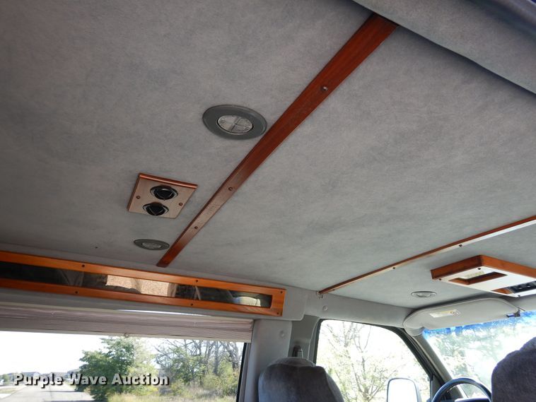 image for item DF8121 2004 Chevrolet Express 1500  van